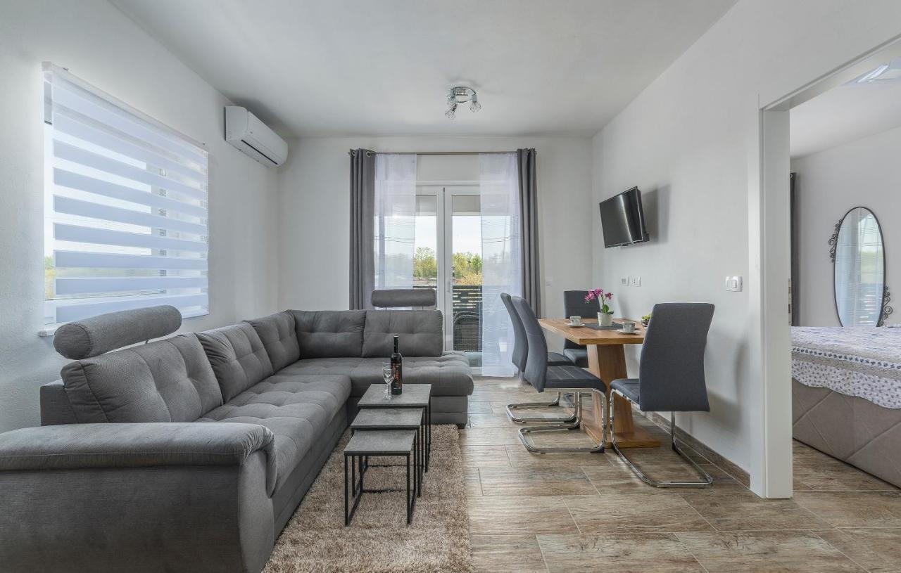 Apartmani Natalija โปเรช ห้อง รูปภาพ