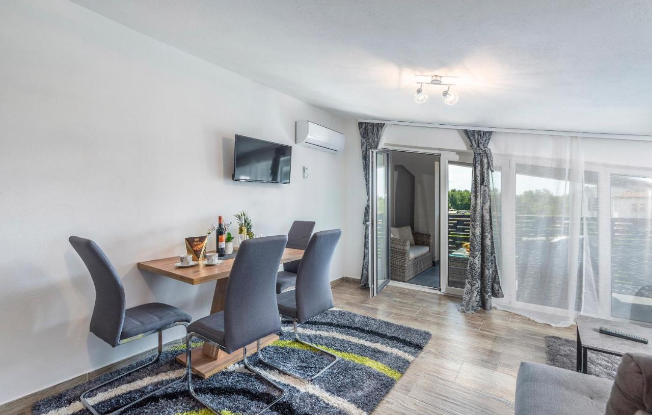 Apartmani Natalija โปเรช ห้อง รูปภาพ