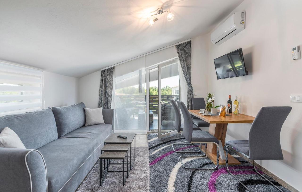 Apartmani Natalija โปเรช ห้อง รูปภาพ