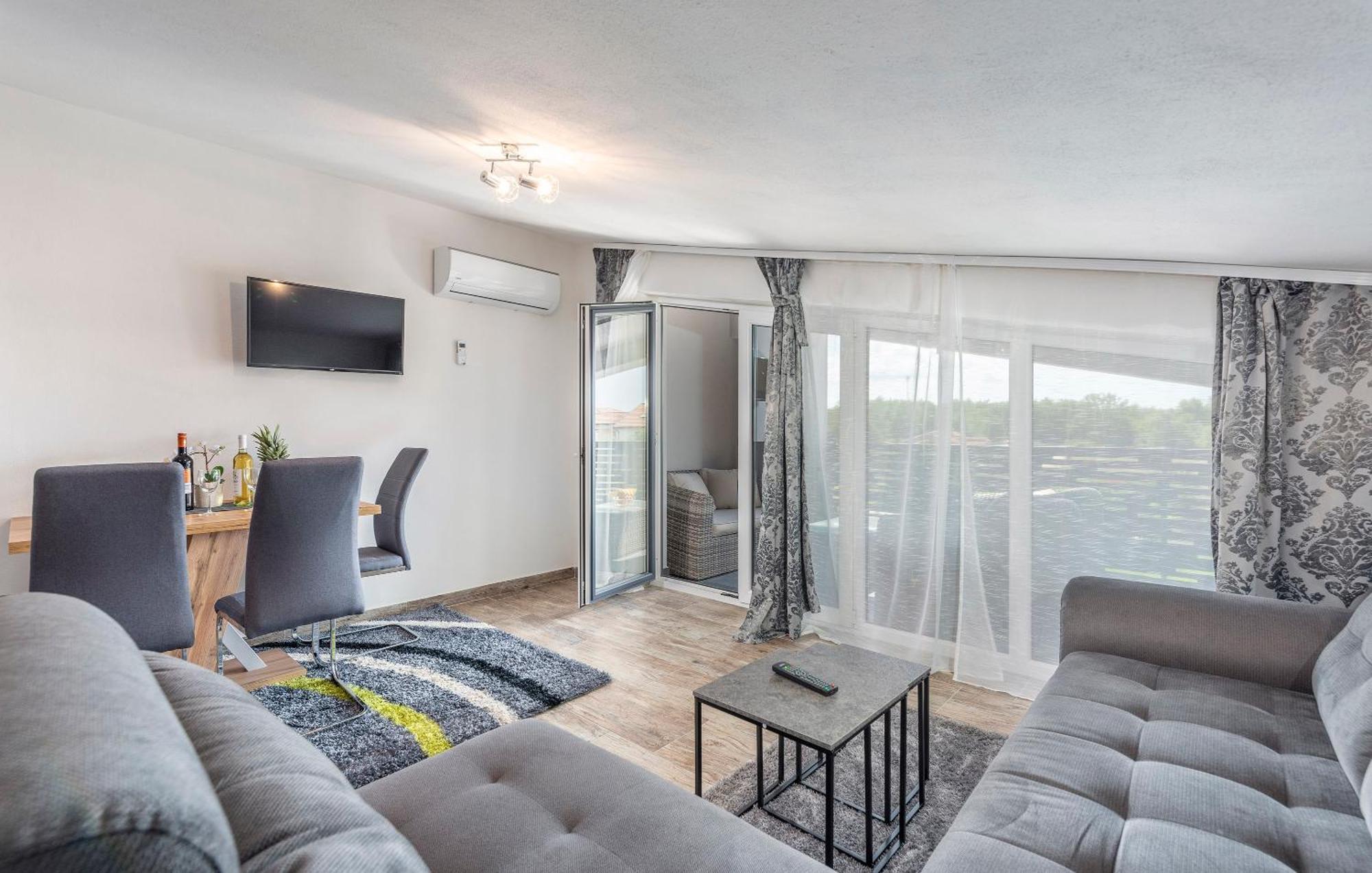 Apartmani Natalija โปเรช ห้อง รูปภาพ