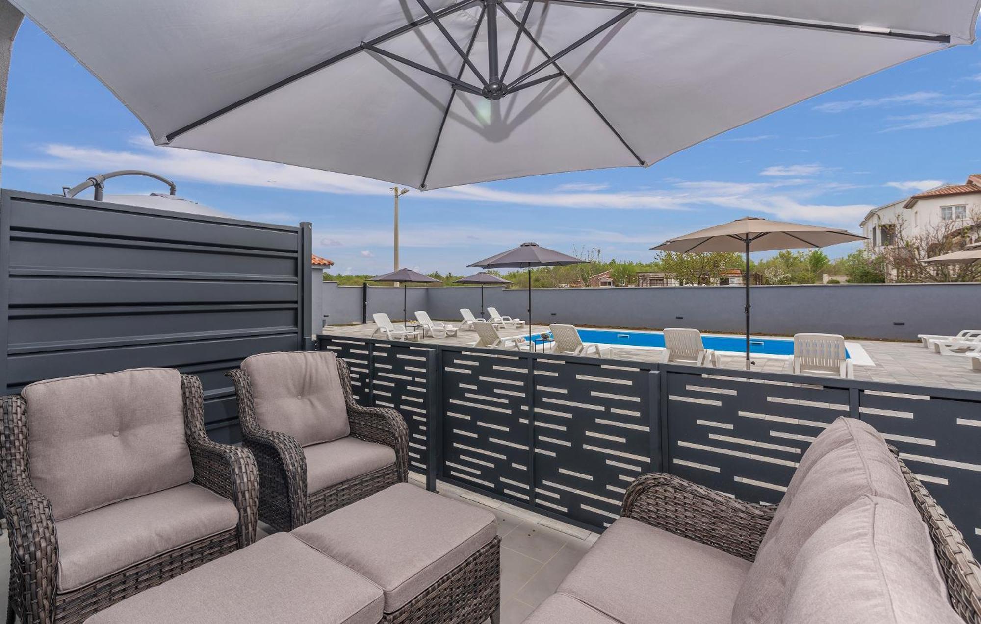 Apartmani Natalija โปเรช ภายนอก รูปภาพ